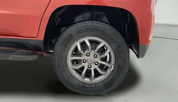 2018 Mahindra TUV300 T10 DUAL TONE, Diesel, Manual, 47,631 km, Left Rear Wheel