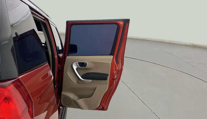 2018 Mahindra TUV300 T10 DUAL TONE, Diesel, Manual, 47,631 km, RHS Rear Door