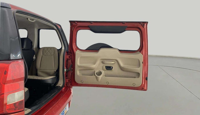 2018 Mahindra TUV300 T10 DUAL TONE, Diesel, Manual, 47,631 km, Boot Door Open