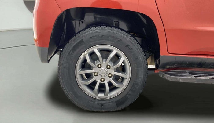2018 Mahindra TUV300 T10 DUAL TONE, Diesel, Manual, 47,631 km, Right Rear Wheel