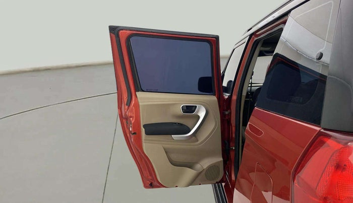 2018 Mahindra TUV300 T10 DUAL TONE, Diesel, Manual, 47,631 km, LHS Rear Door
