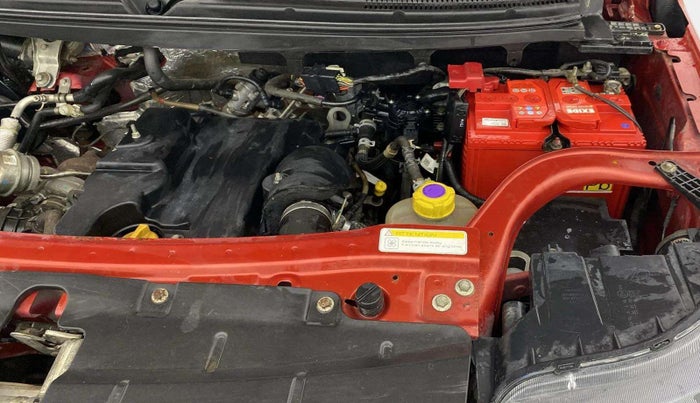 2018 Mahindra TUV300 T10 DUAL TONE, Diesel, Manual, 47,631 km, Engine View - Left