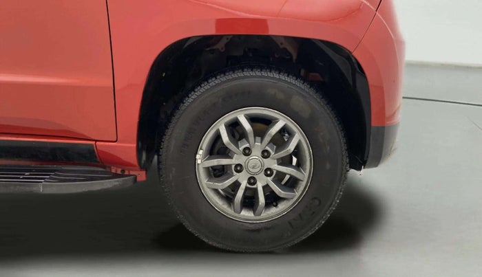 2018 Mahindra TUV300 T10 DUAL TONE, Diesel, Manual, 47,631 km, Right Front Wheel