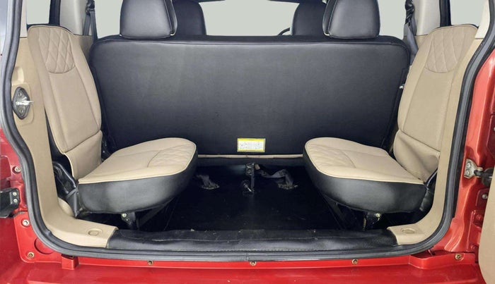 2018 Mahindra TUV300 T10 DUAL TONE, Diesel, Manual, 47,631 km, Third Seat Row ( optional )