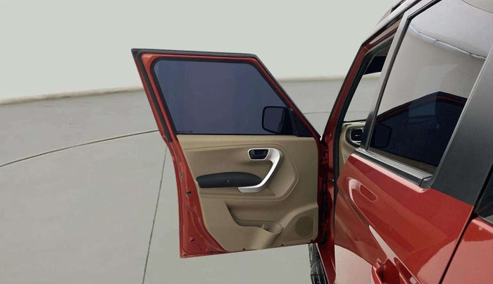 2018 Mahindra TUV300 T10 DUAL TONE, Diesel, Manual, 47,631 km, LHS Front Door