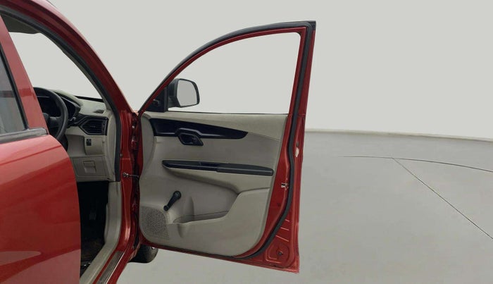 2016 Mahindra Kuv100 K2 D 6 STR, Diesel, Manual, 71,351 km, RHS Front Door