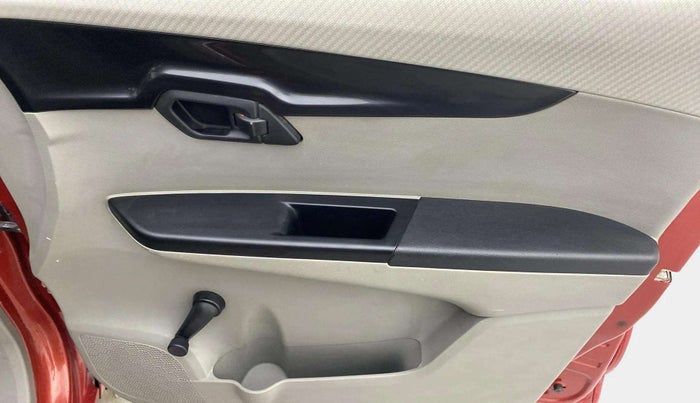 2016 Mahindra Kuv100 K2 D 6 STR, Diesel, Manual, 71,351 km, Driver Side Door Panels Control