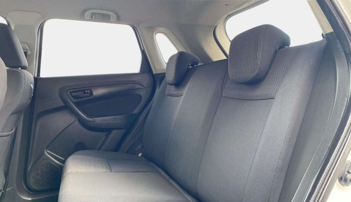 2016 Maruti Vitara Brezza VDI, Diesel, Manual, 79,918 km, Right Side Rear Door Cabin