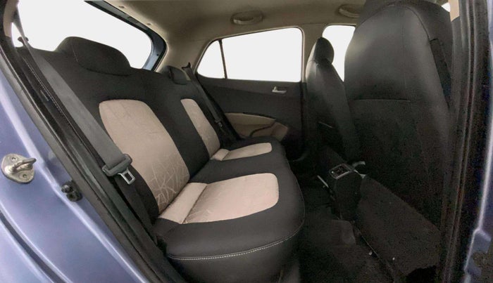 2014 Hyundai Grand i10 SPORTZ 1.2 KAPPA VTVT, Petrol, Manual, 1,20,373 km, Right Side Rear Door Cabin
