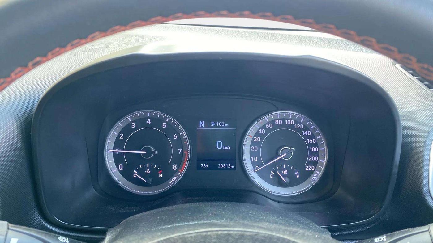 2021 Hyundai VENUE SX 1.0 TURBO IMT DUAL TONE SPORT, Petrol, Manual, 20,302 km, Odometer Image