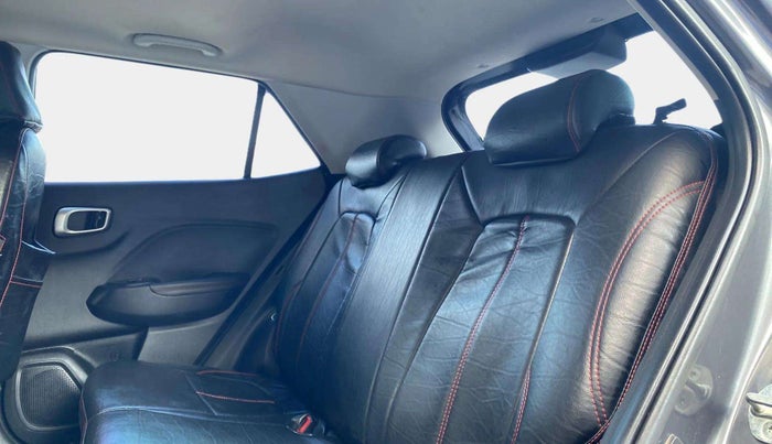 2021 Hyundai VENUE SX 1.0 TURBO IMT DUAL TONE SPORT, Petrol, Manual, 20,302 km, Right Side Rear Door Cabin