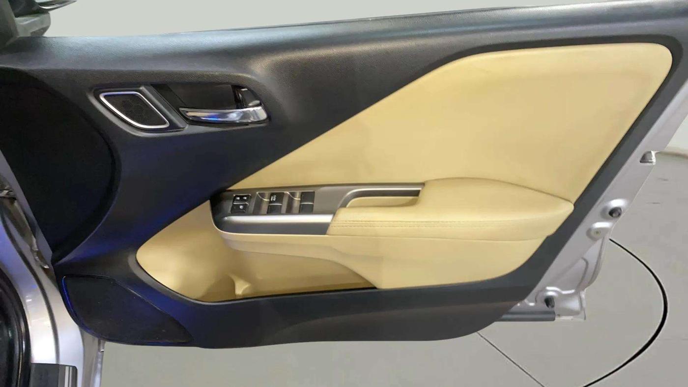 2020 Honda City 1.5L I-VTEC ZX CVT, Petrol, Automatic, 78,221 km, Driver Side Door Panels Control