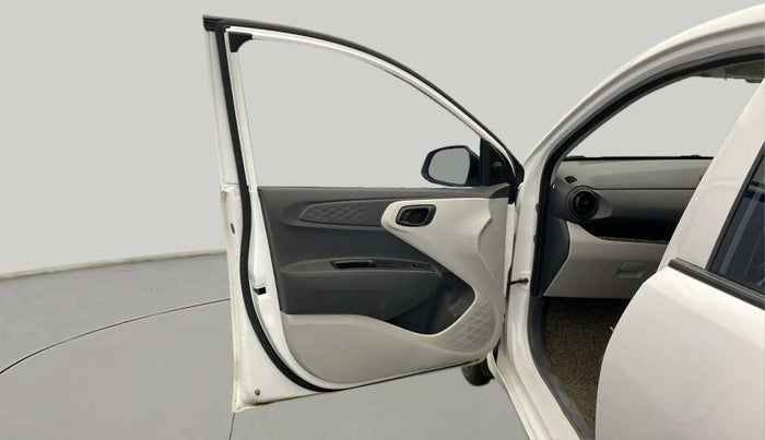 2024 Hyundai GRAND I10 NIOS ERA 1.2 KAPPA VTVT, Petrol, Manual, 7,892 km, LHS Front Door