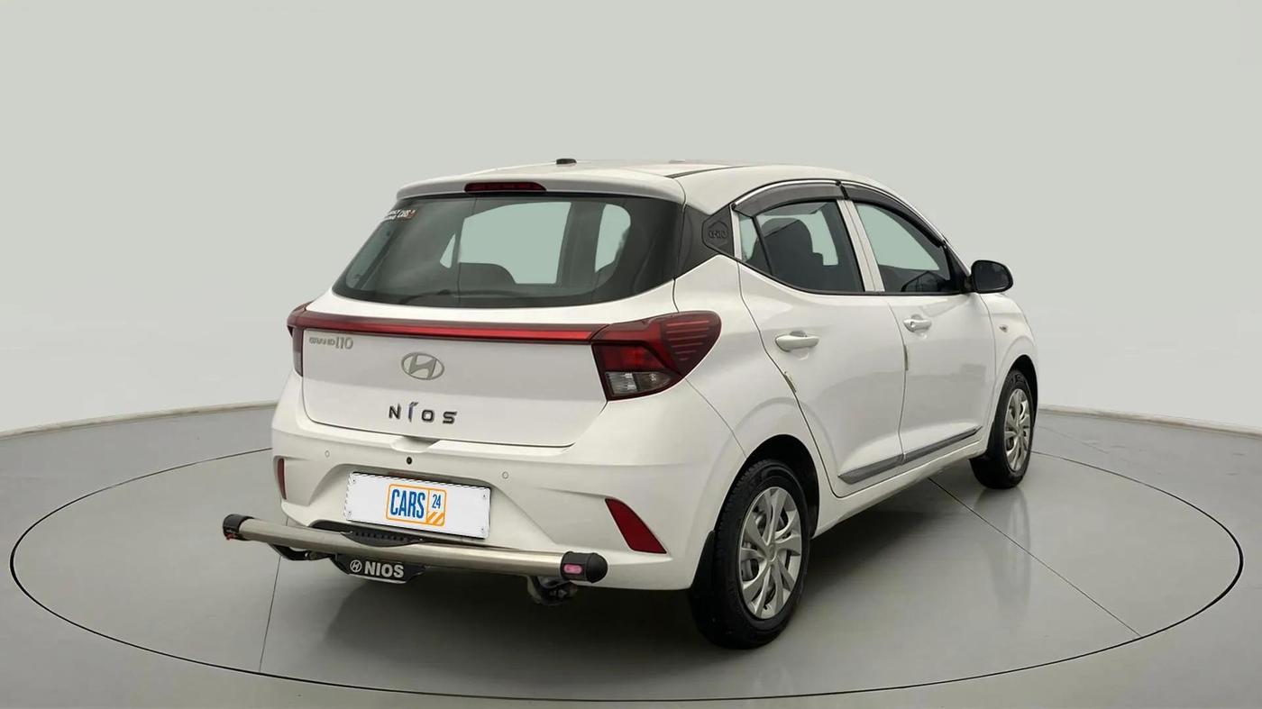 2024 Hyundai GRAND I10 NIOS ERA 1.2 KAPPA VTVT, Petrol, Manual, 7,892 km, Right Back Diagonal