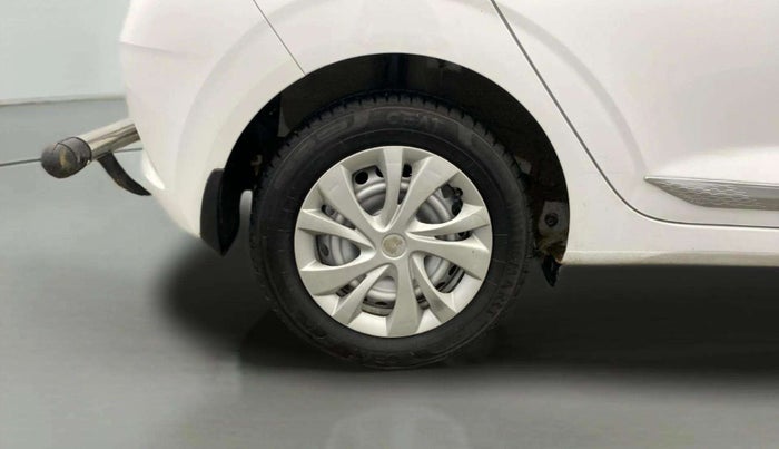 2024 Hyundai GRAND I10 NIOS ERA 1.2 KAPPA VTVT, Petrol, Manual, 7,892 km, Right Rear Wheel