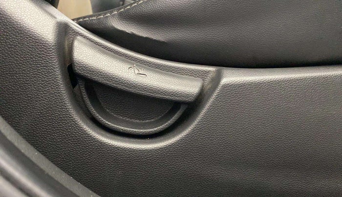 2018 Hyundai Grand i10 MAGNA 1.2 KAPPA VTVT, Petrol, Manual, 45,976 km, Driver Side Adjustment Panel