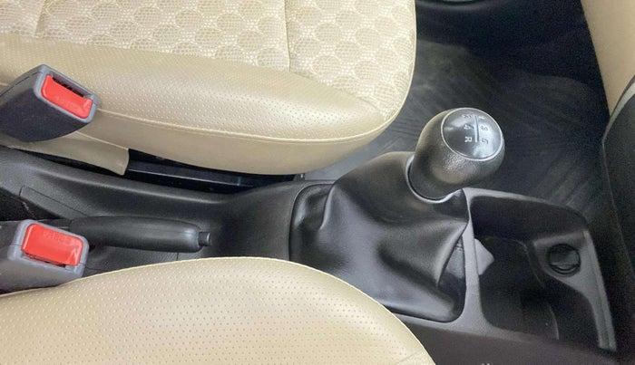 2018 Hyundai Eon MAGNA + AIRBAG, Petrol, Manual, 10,013 km, Gear Lever