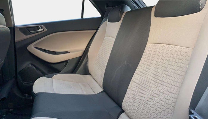 2017 Hyundai Elite i20 ASTA 1.2, Petrol, Manual, 64,878 km, Right Side Rear Door Cabin