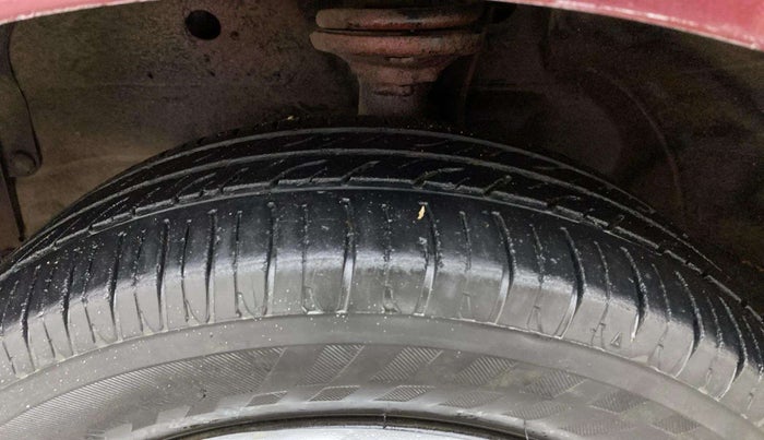 2012 Maruti Wagon R 1.0 VXI, Petrol, Manual, 88,756 km, Left Front Tyre Tread