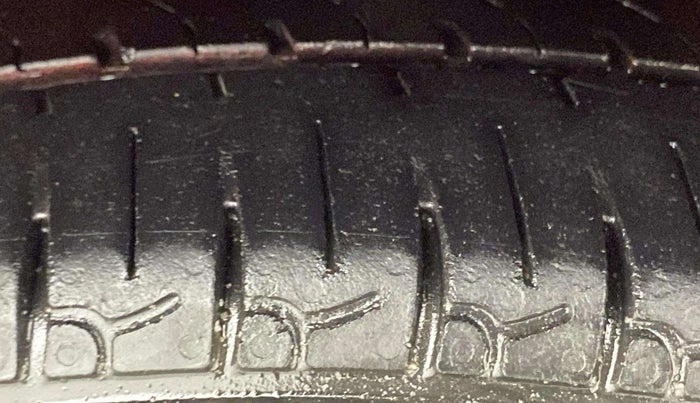 2018 Hyundai Eon ERA PLUS (O), Petrol, Manual, 71,468 km, Right Front Tyre Tread