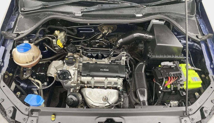 2015 Volkswagen Polo HIGHLINE1.2L, Petrol, Manual, 58,794 km, Engine View