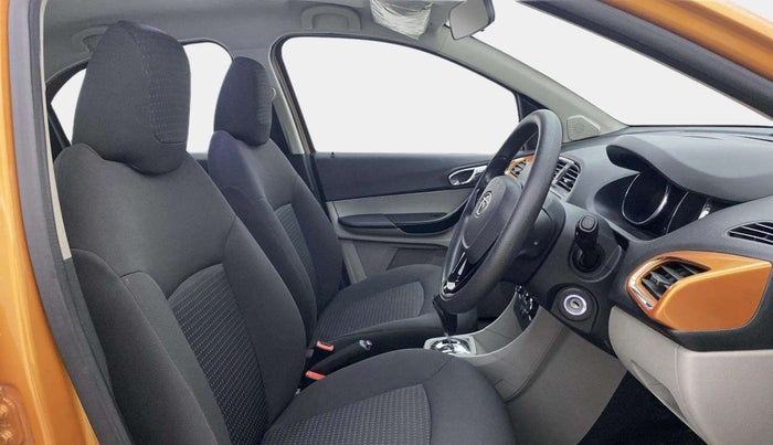 2018 Tata Tiago XZA PETROL, Petrol, Automatic, 25,354 km, Right Side Front Door Cabin