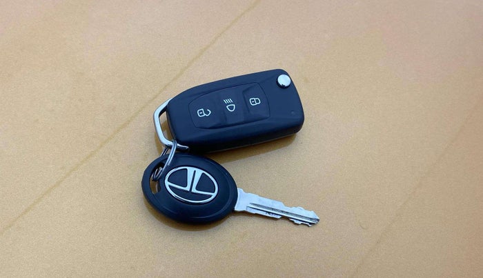 2018 Tata Tiago XZA PETROL, Petrol, Automatic, 25,354 km, Key Close Up