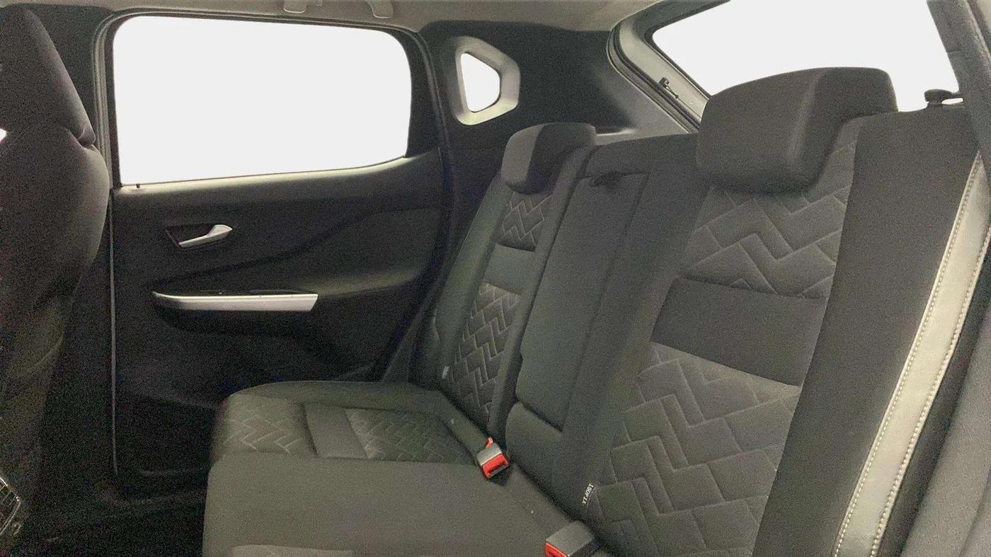 2020 Nissan MAGNITE XV PREMIUM TURBO CVT, Petrol, Automatic, 87,389 km, Right Side Rear Door Cabin