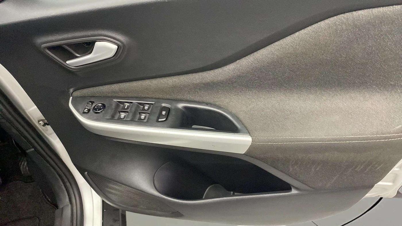 2020 Nissan MAGNITE XV PREMIUM TURBO CVT, Petrol, Automatic, 87,389 km, Driver Side Door Panels Control