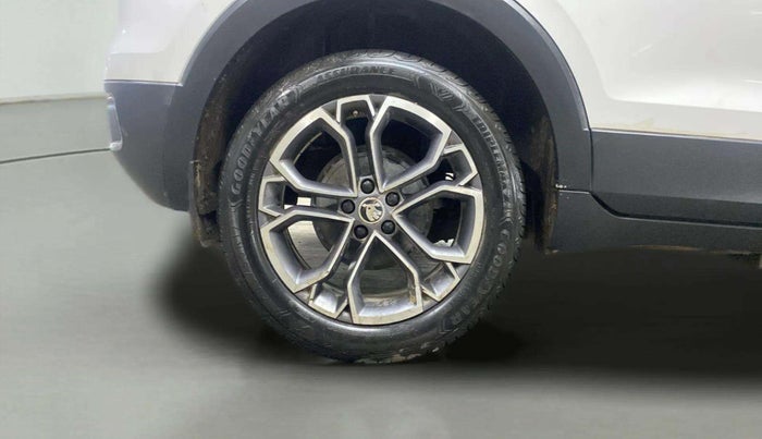 2022 Skoda KUSHAQ STYLE 1.0L TSI MT, Petrol, Manual, 33,053 km, Right Rear Wheel