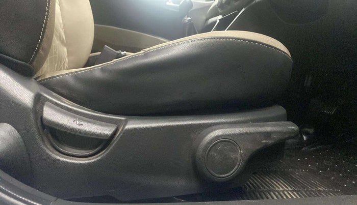 2014 Hyundai Xcent S (O) 1.2, CNG, Manual, 40,370 km, Driver Side Adjustment Panel