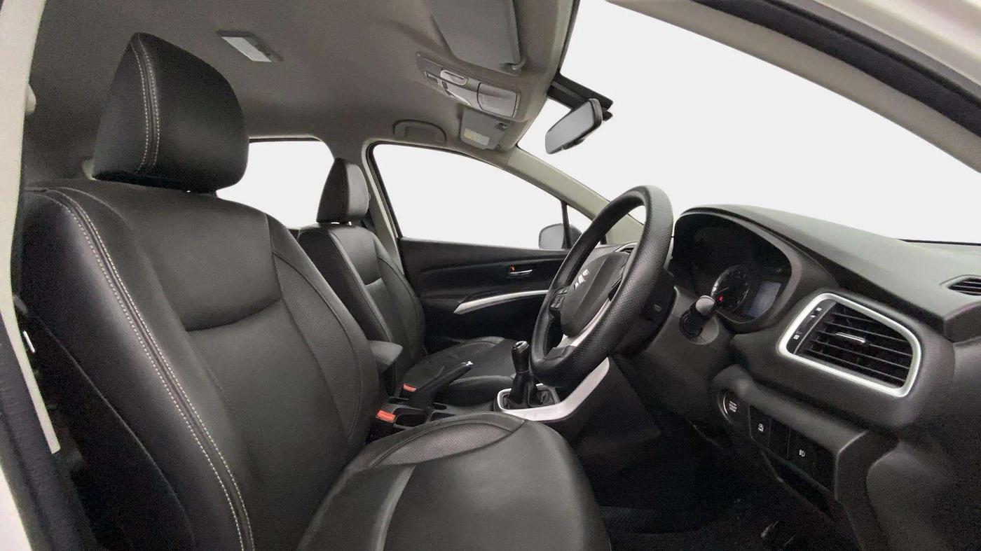 2020 Maruti S Cross ALPHA 1.5, Petrol, Manual, 41,803 km, Right Side Front Door Cabin