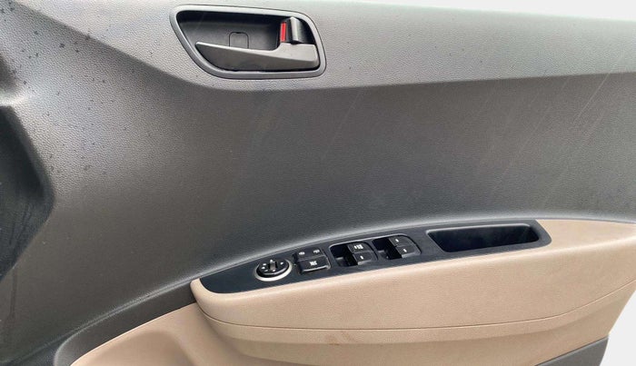 2019 Hyundai Grand i10 MAGNA 1.2 KAPPA VTVT, CNG, Manual, 60,067 km, Driver Side Door Panels Control