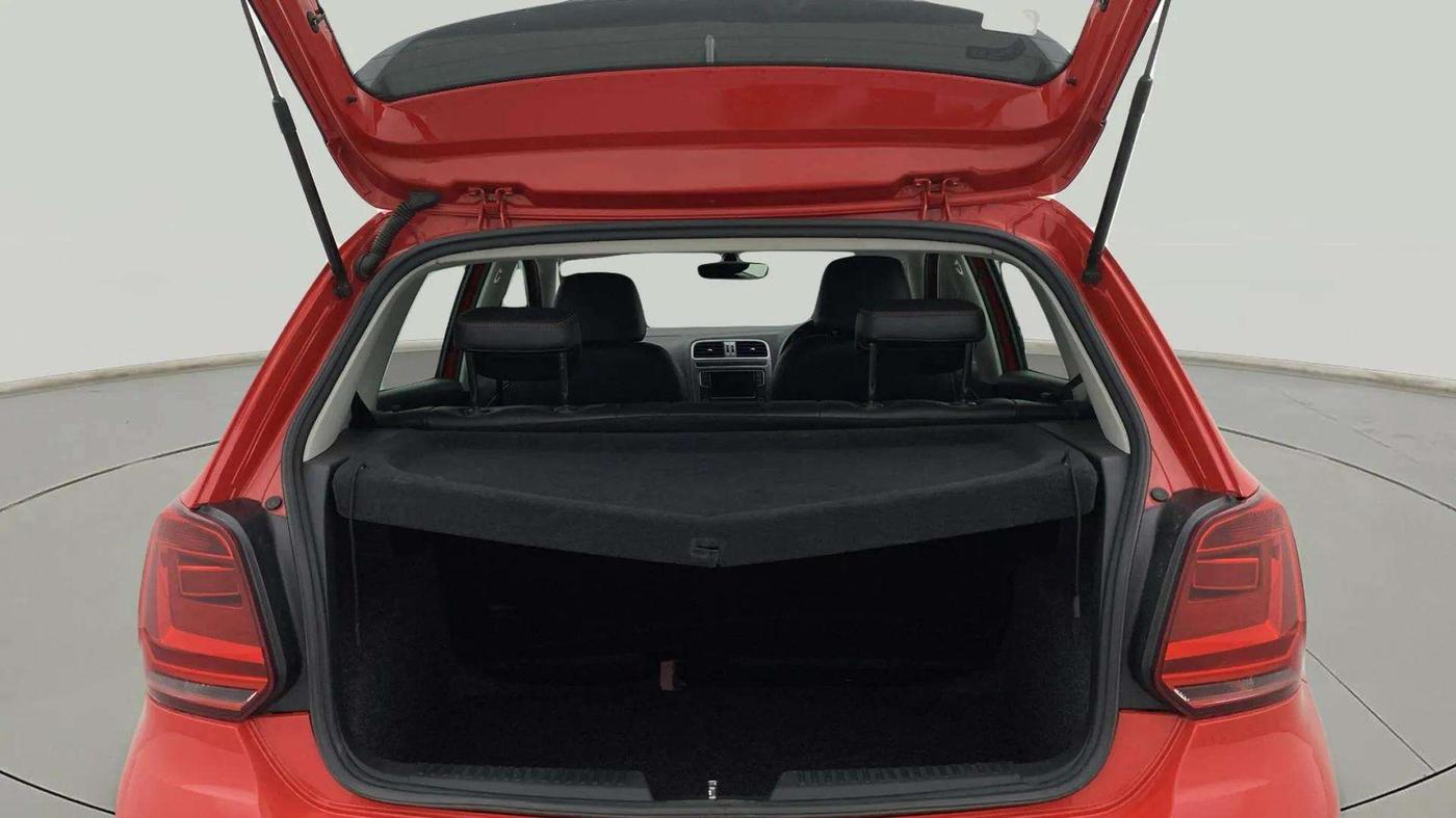 2020 Volkswagen Polo HIGHLINE PLUS 1.0, Petrol, Manual, 36,284 km, Boot Open Zoomed View