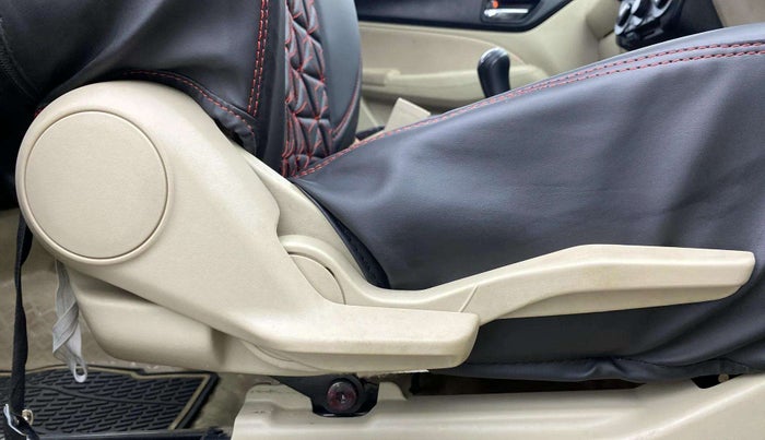 2018 Maruti Dzire VXI, Petrol, Manual, 70,735 km, Driver Side Adjustment Panel