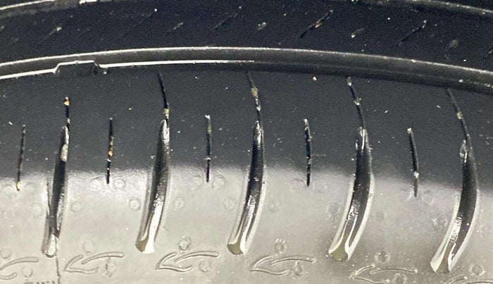 2018 Maruti Dzire VXI, Petrol, Manual, 70,735 km, Left Rear Tyre Tread