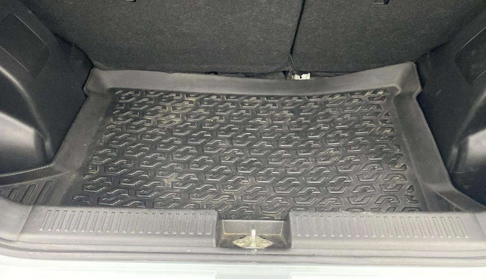 2023 Maruti FRONX DELTA PLUS 1.2MT, Petrol, Manual, 17,152 km, Boot Inside