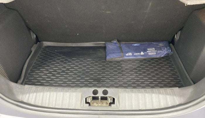 2018 Ford FREESTYLE TREND 1.2 PETROL, Petrol, Manual, 48,061 km, Boot Inside