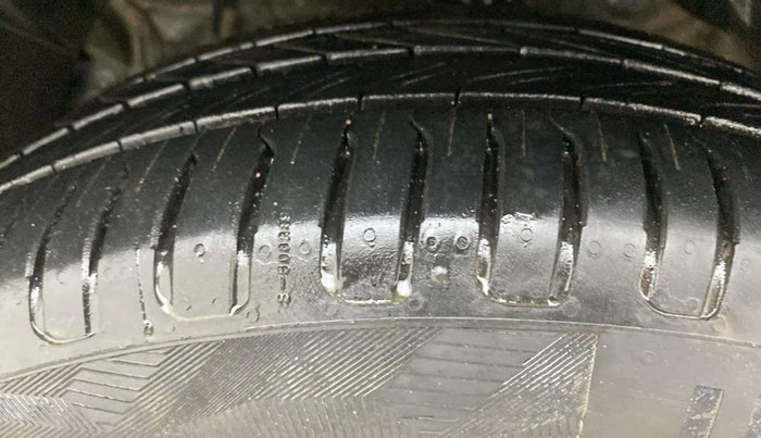 2019 Mahindra XUV300 W8 1.5 DIESEL, Diesel, Manual, 69,796 km, Left Front Tyre Tread