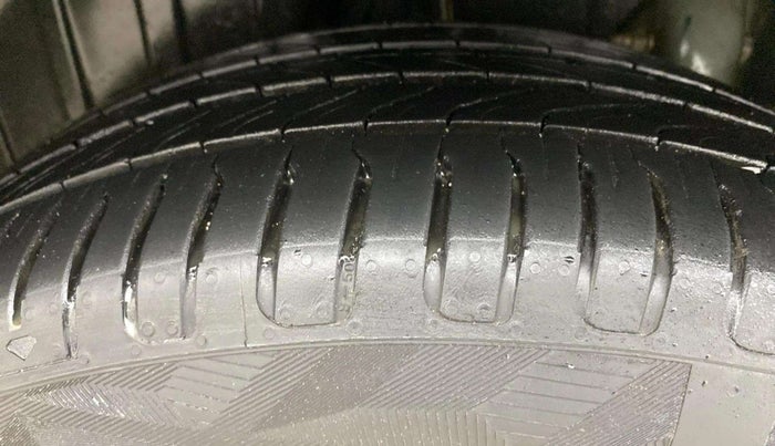 2019 Mahindra XUV300 W8 1.5 DIESEL, Diesel, Manual, 69,796 km, Right Rear Tyre Tread