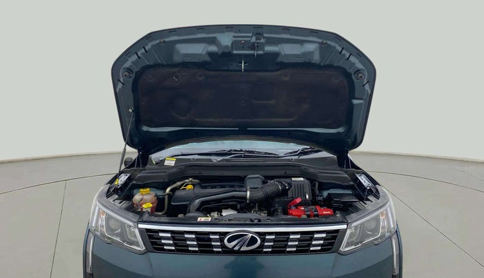 2019 Mahindra XUV300 W8 1.5 DIESEL, Diesel, Manual, 69,796 km, Open Bonet
