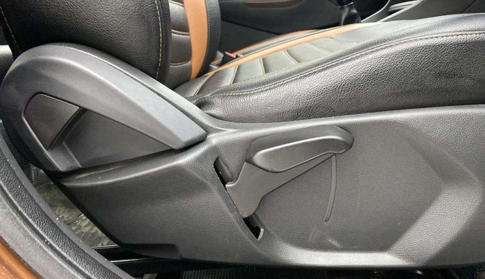 2021 Ford FREESTYLE TITANIUM PLUS 1.2 PETROL, Petrol, Manual, 32,440 km, Driver Side Adjustment Panel