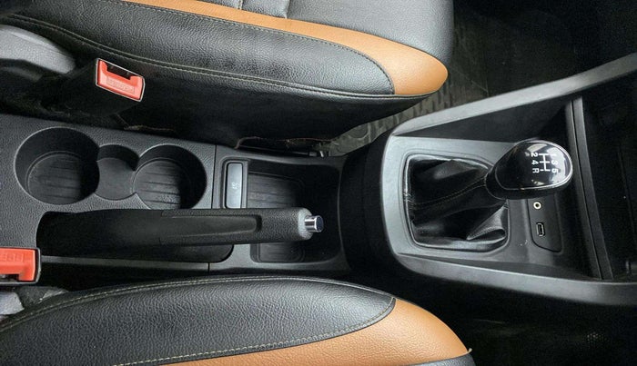 2021 Ford FREESTYLE TITANIUM PLUS 1.2 PETROL, Petrol, Manual, 32,440 km, Gear Lever