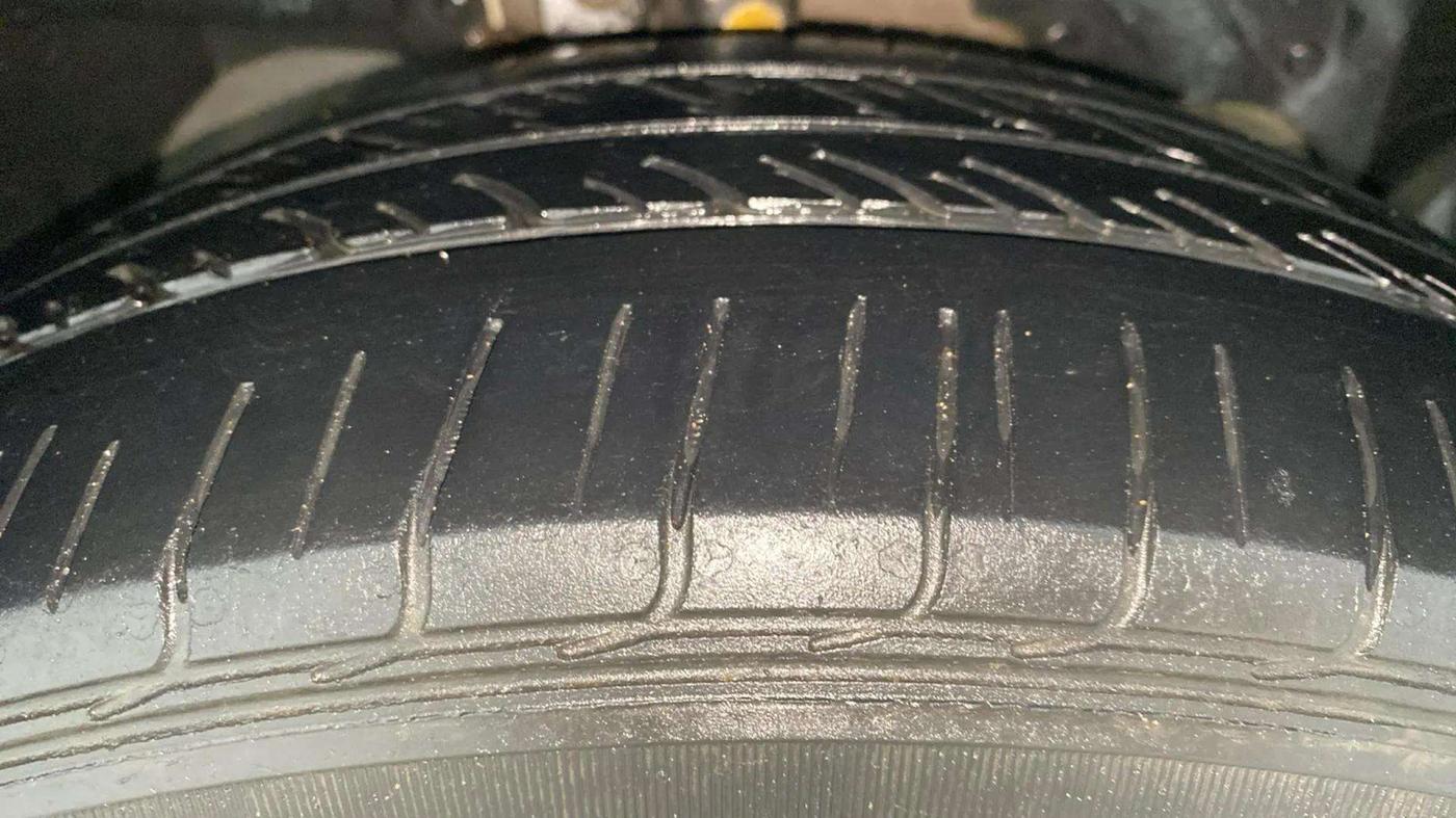 2021 Ford FREESTYLE TITANIUM PLUS 1.2 PETROL, Petrol, Manual, 32,498 km, Right Front Tyre Tread