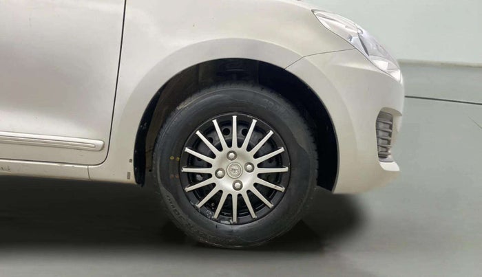 2019 Maruti Swift VXI AMT, Petrol, Automatic, 40,489 km, Right Front Wheel