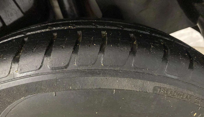 2019 Maruti Swift VXI AMT, Petrol, Automatic, 40,489 km, Left Rear Tyre Tread
