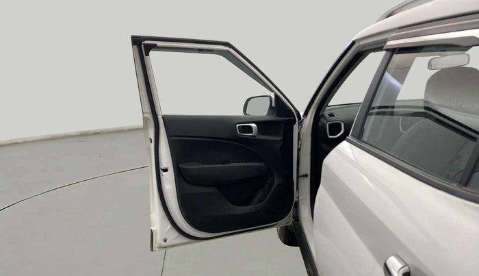 2019 Hyundai VENUE S 1.2, Petrol, Manual, 26,393 km, LHS Front Door