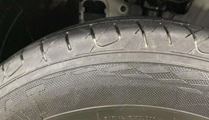 2019 Hyundai VENUE S 1.2, Petrol, Manual, 26,393 km, Left Front Tyre Tread