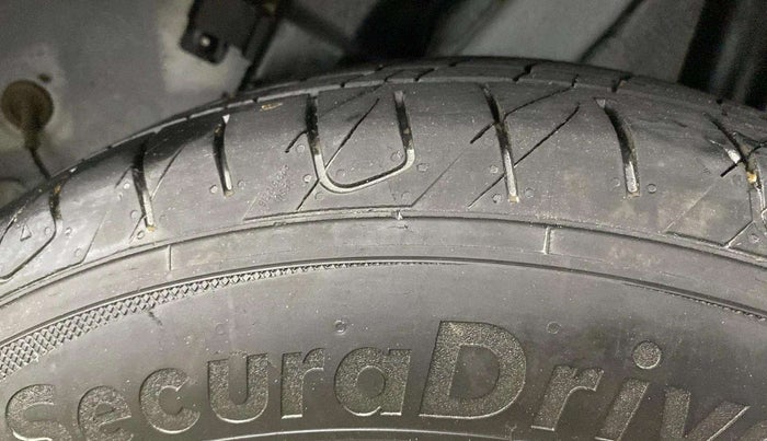 2019 Hyundai VENUE S 1.2, Petrol, Manual, 26,393 km, Left Rear Tyre Tread
