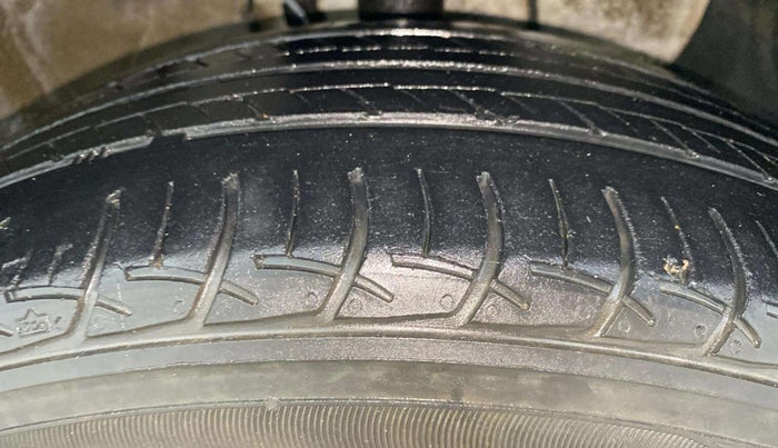 2019 Hyundai Elite i20 SPORTZ PLUS 1.2, Petrol, Manual, 33,638 km, Right Front Tyre Tread